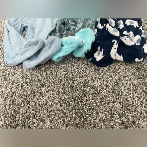 9 Months Carter’s Infant/Baby Button Up Footie PJ Bundle - Picture 15 of 15